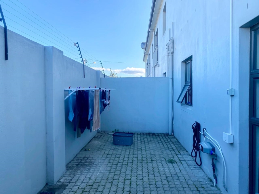 To Let 2 Bedroom Property for Rent in Turf Hall Estate Western Cape